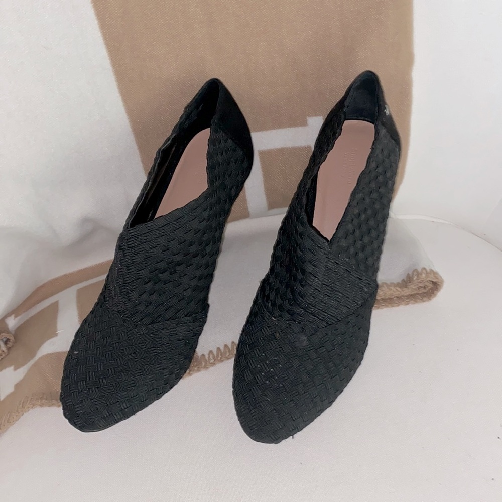 Vera Wang heels  size 10